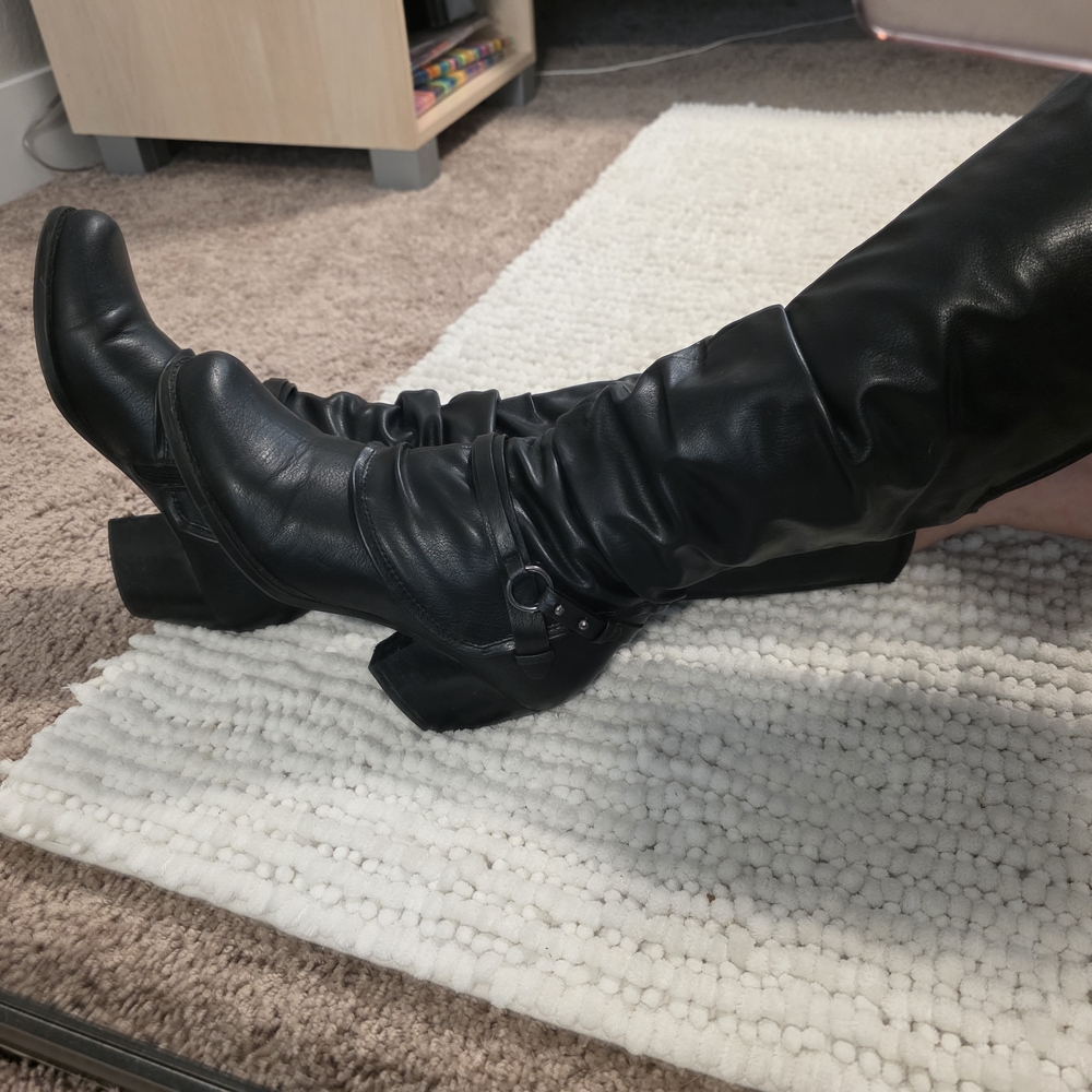 Elegant Black Heeled Boots